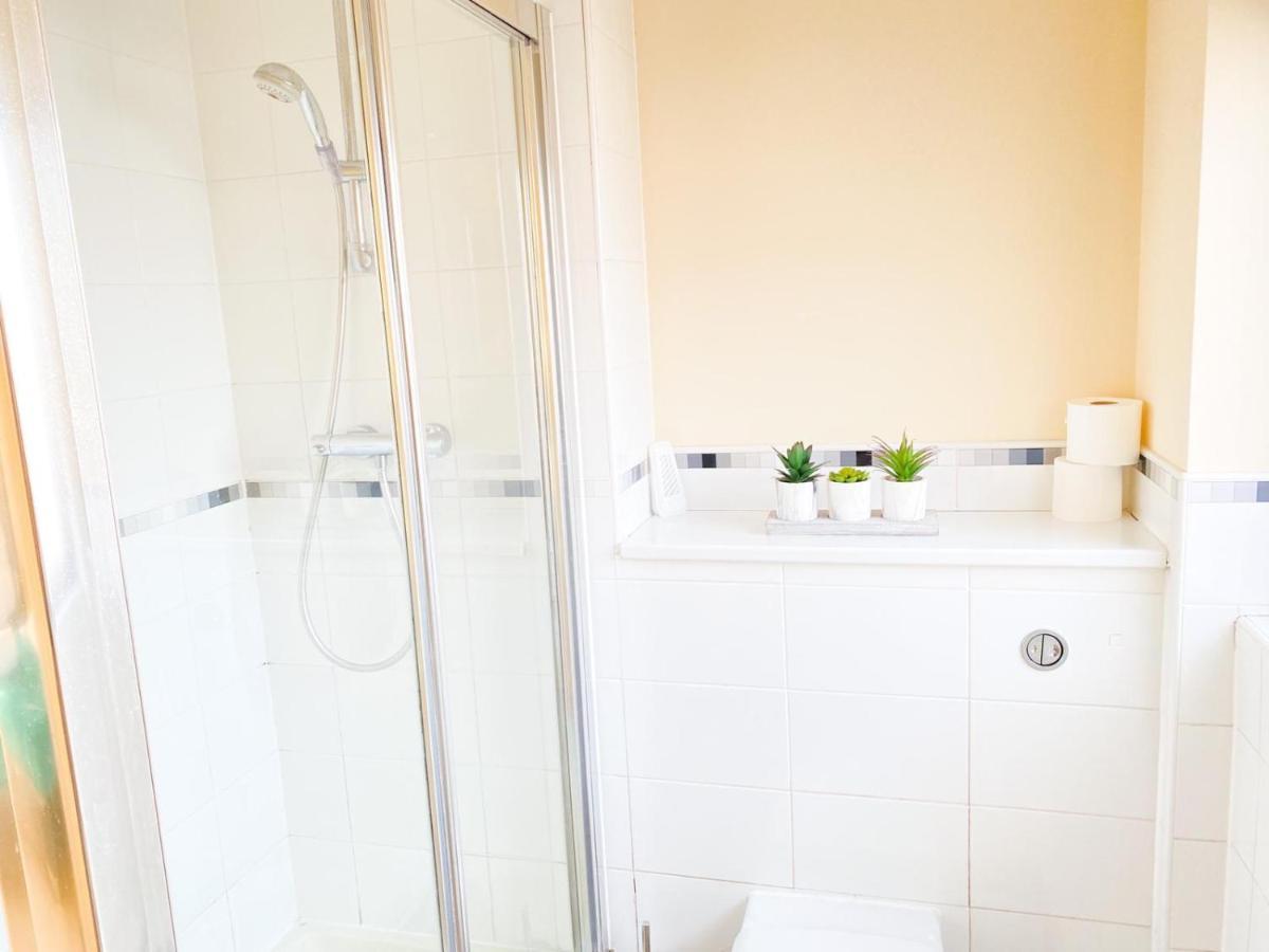 Tudors Esuites House City Centre Netflix Birmingham Extérieur photo